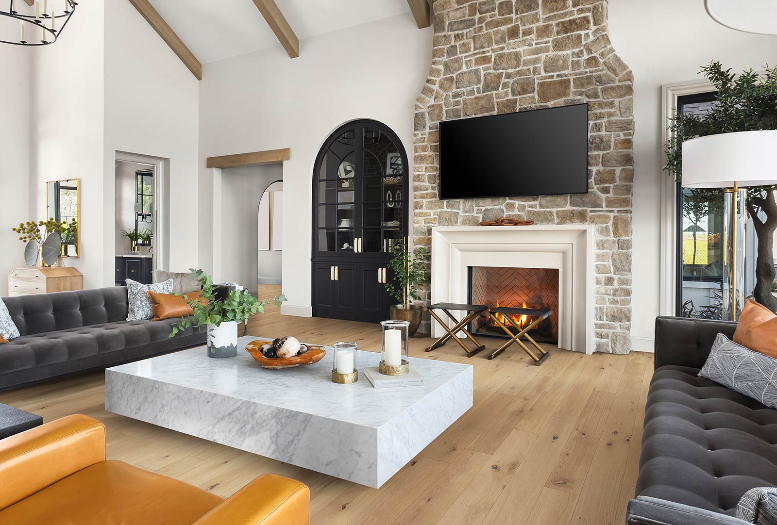 Whit Oak Floors in Dining Room