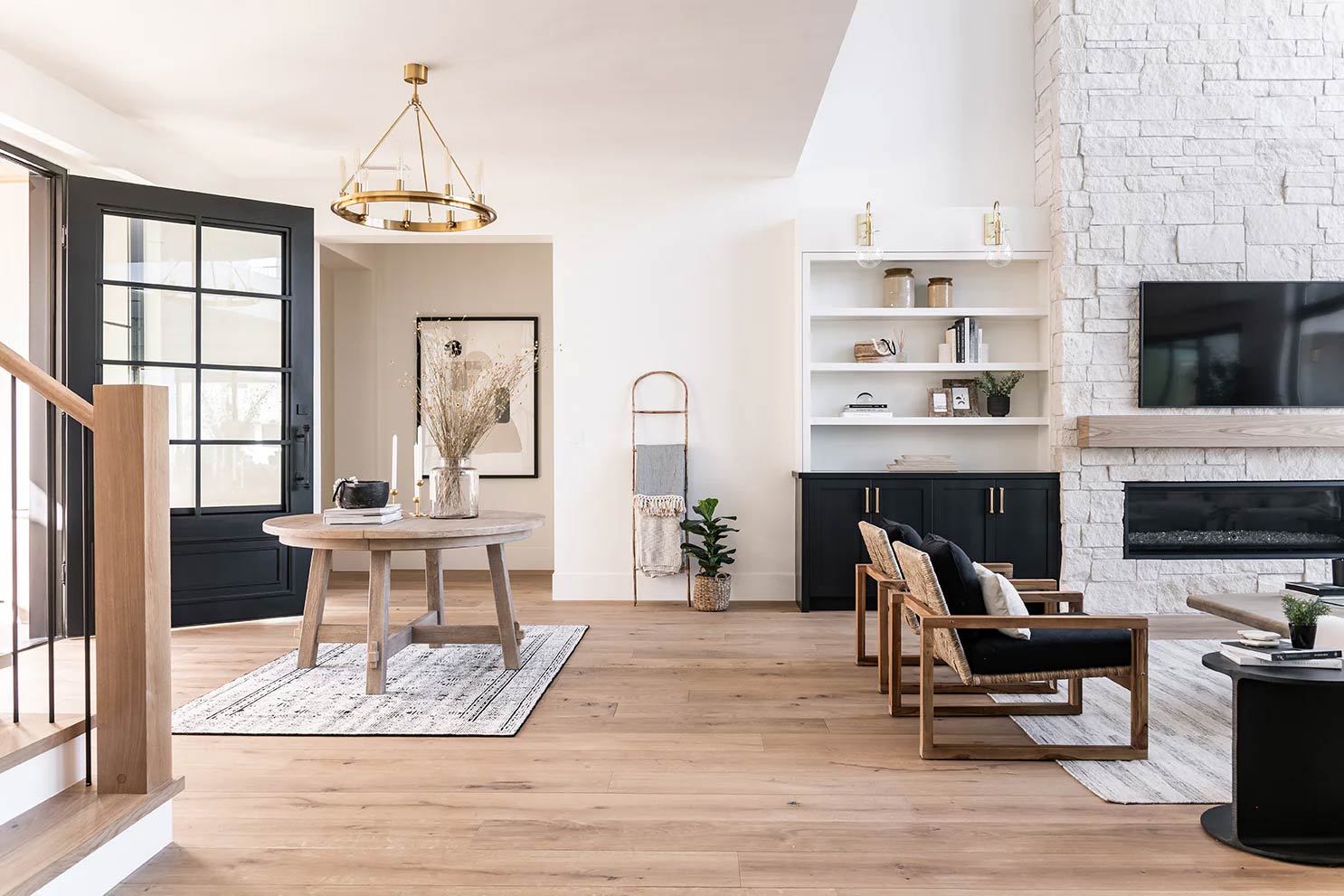 Whit Oak Floors in Dining Room